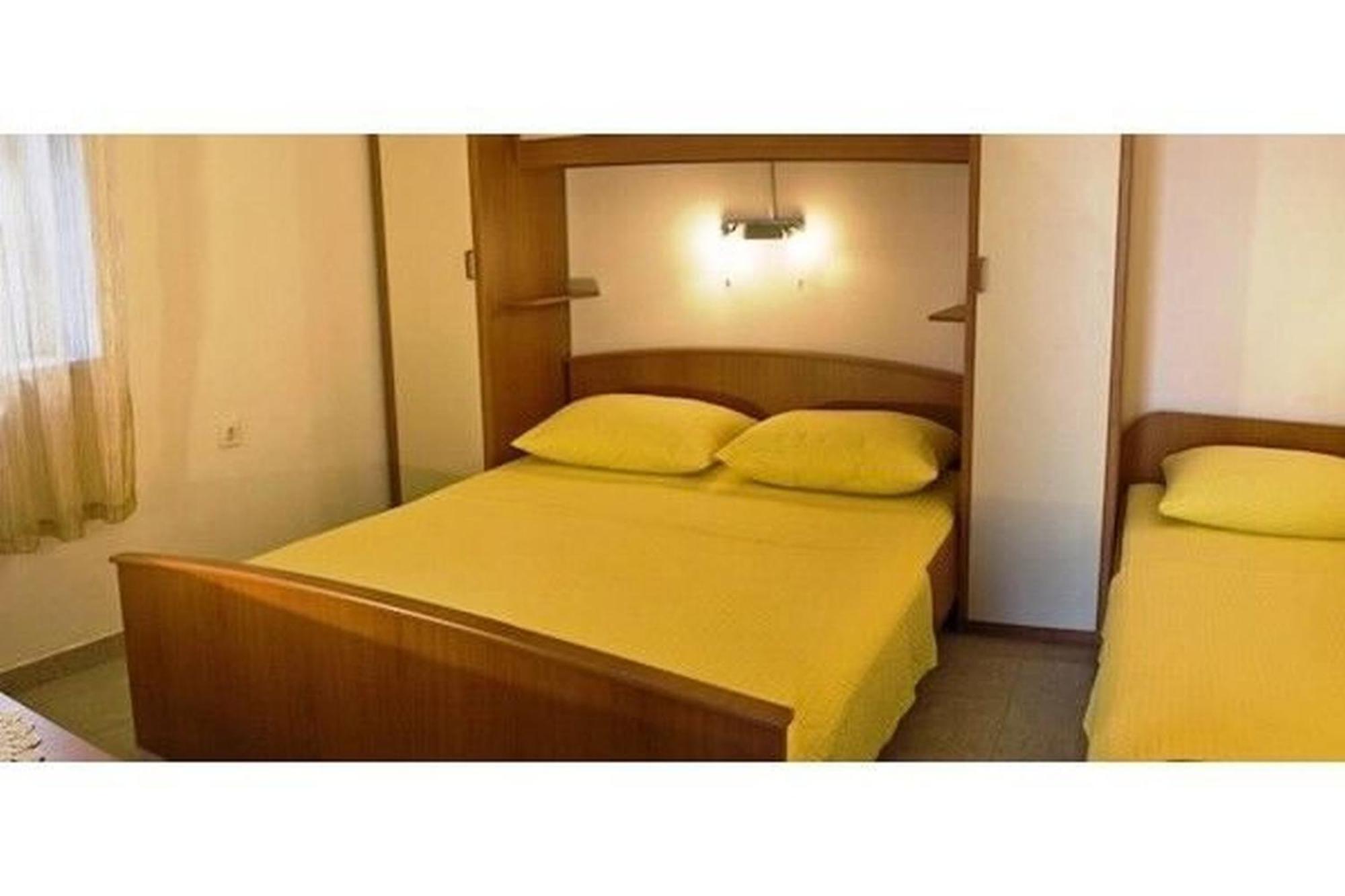 Apartments And Rooms Florijan Клек Екстер'єр фото